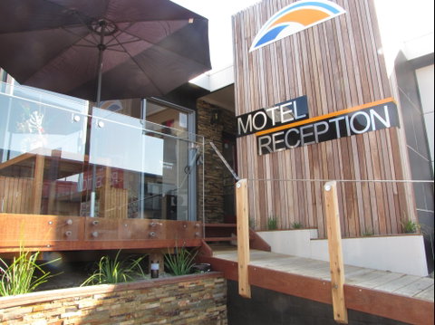 Top Of The Town Motel - Accommodation Whitsundays 1