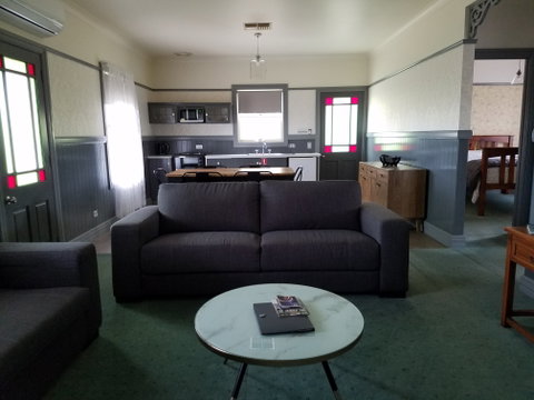 Wagga Wagga Country Cottages - Accommodation Whitsundays 0