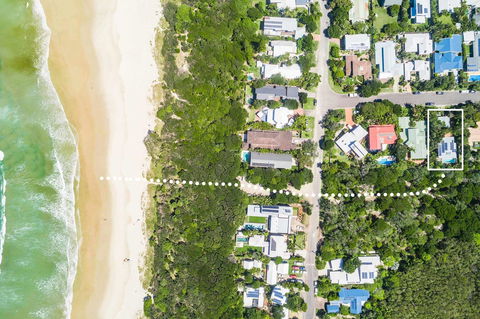 Beach Chalet - Accommodation Whitsundays 2