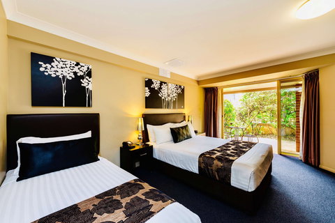 Best Western PLUS Ambassador On Ruthven - Accommodation Whitsundays 1
