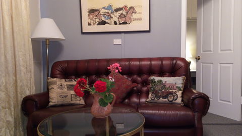 Bourke Apartments - Accommodation Whitsundays 2