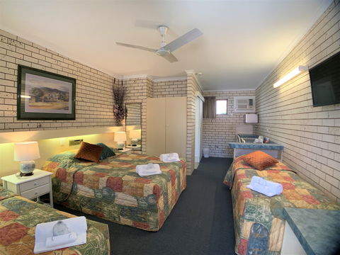 Cara Motel - Accommodation Whitsundays 1