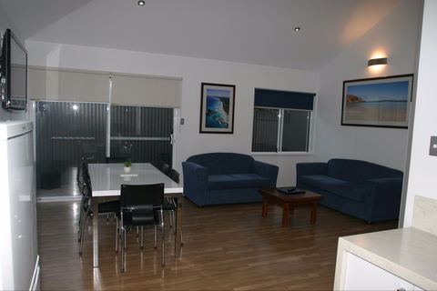 Clearwater Motel Apartments - Accommodation Whitsundays 1