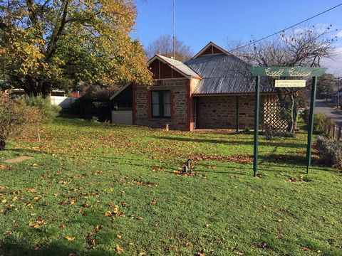 Croll Cottage - Accommodation Whitsundays 0