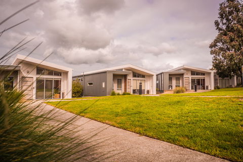 Deakin Waurn Ponds Units - Accommodation Whitsundays 1