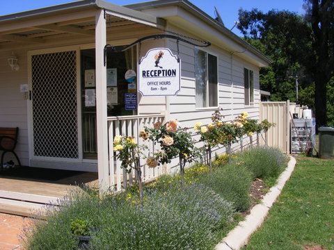 Fossickers' Tourist Park - Accommodation Whitsundays 0