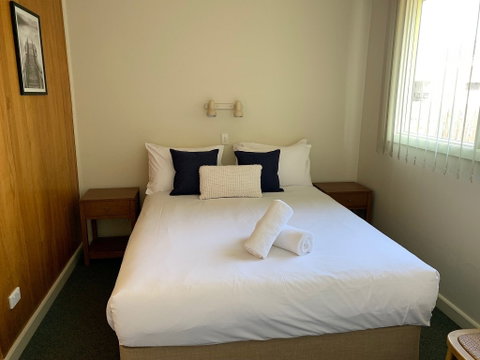 Marina Motel Rooms - Accommodation Whitsundays 1