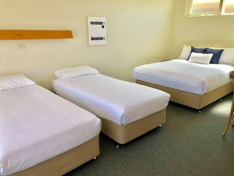 Marina Motel Rooms - Accommodation Whitsundays 2