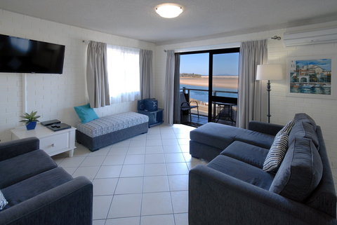 Marcel Towers Holiday Apartments - Accommodation Whitsundays 1