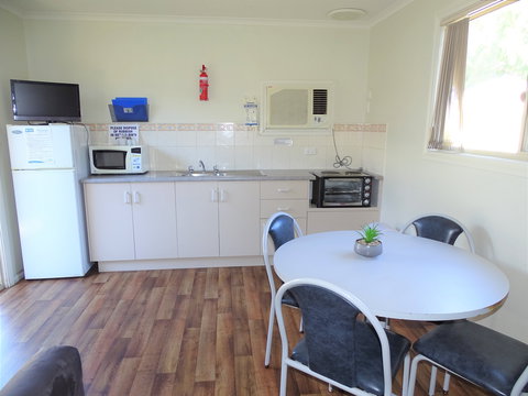Moonta Bay Cabins - Cabin 3 - Accommodation Whitsundays 1