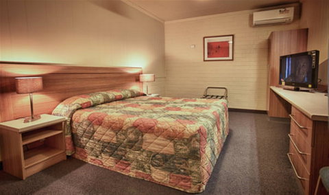 Opal Inn Hotel - Accommodation Whitsundays 2