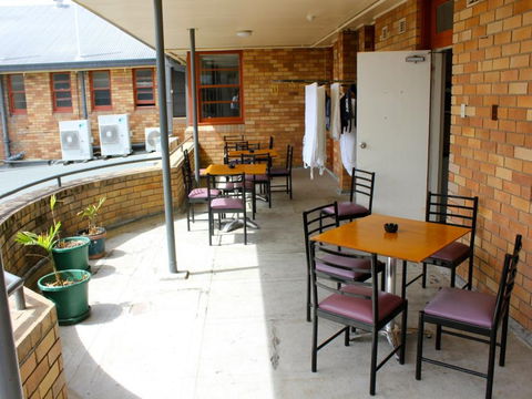 The Belmore Hotel - Accommodation Whitsundays 2