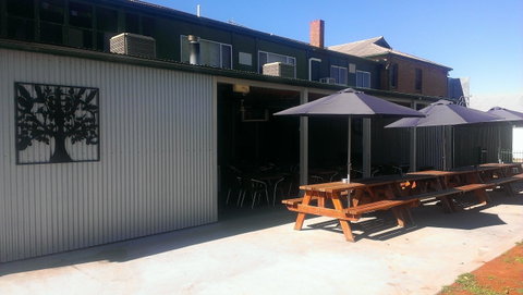 The Port Of Bourke Hotel - Accommodation Whitsundays 1