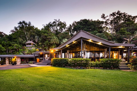 Trinity Beach Palace - Accommodation Whitsundays 1