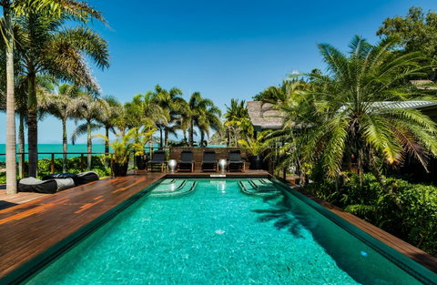 Trinity Beach Palace - Accommodation Whitsundays 2