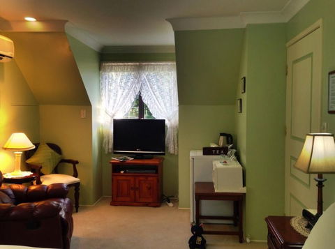 Curtis Falls Mountain Retreat - Accommodation Whitsundays 5