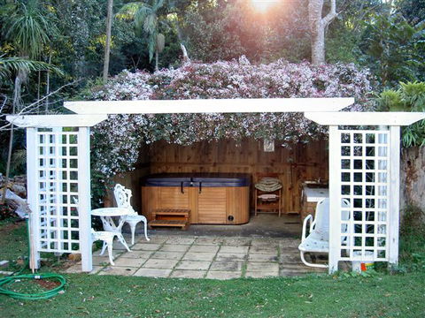 Curtis Falls Mountain Retreat - Accommodation Whitsundays 2