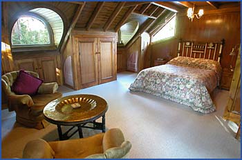 A Camelot Tower And Penthouse - Accommodation Whitsundays 0
