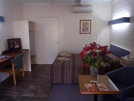 Central Highlands Motor Inn - Accommodation Whitsundays 1