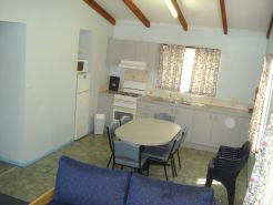 Borderland Holiday Park - Accommodation Whitsundays 4
