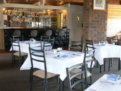 Warrina Motor Inn - Accommodation Whitsundays 2