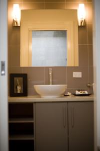 Gallery Apartments - Accommodation Whitsundays 2