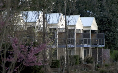 Lake House - Accommodation Whitsundays 2