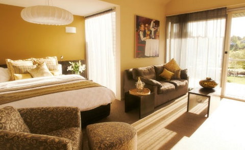 Lake House - Accommodation Whitsundays 3