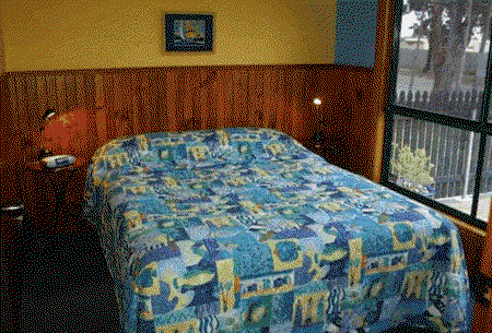Bicheno's Gallery And Apartments - Accommodation Whitsundays 1