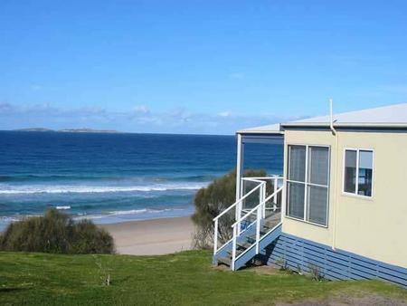 Surfbeach Holiday Park - Accommodation Whitsundays 0