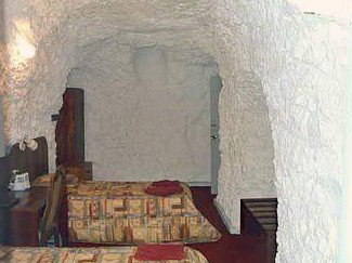 White Cliffs Motel - Accommodation Whitsundays 2