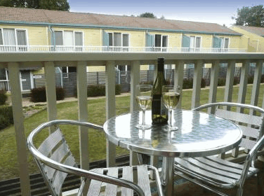 Summer East Serviced Apartments - Accommodation Whitsundays 3