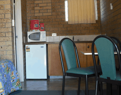 Dragon & Phoenix Motel - Accommodation Whitsundays 4