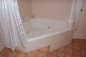 Burke  Wills Motor Inn - Accommodation Whitsundays