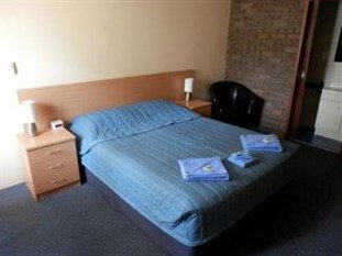 Benjamin Singleton Motel - Accommodation Whitsundays 1