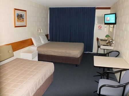 Central Motel - Accommodation Whitsundays 0