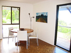 Anns Seaview Cottage - Accommodation Whitsundays 3