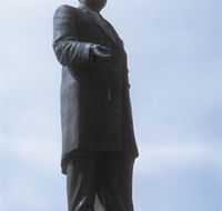 Piesse Memorial Statue - Accommodation Whitsundays