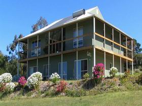 Waggon Road Studio Gallery - Accommodation Whitsundays 0