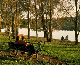 Weston Park - Accommodation Whitsundays 0