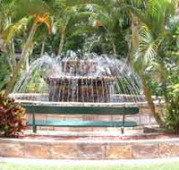 Bauer and Wiles Memorial Fountain - Accommodation Whitsundays