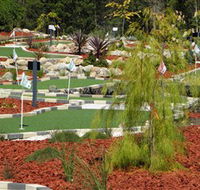 18 Hole Mini Golf - Club Husky - Accommodation Whitsundays