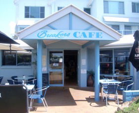 Breakers Cafe And Restaurant - Accommodation Whitsundays 0