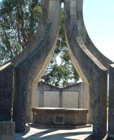 Inverell And District Bicentennial Memorial - Accommodation Whitsundays 0