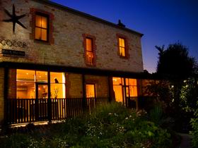 Cocos Hair And Day Spa - Accommodation Whitsundays 0