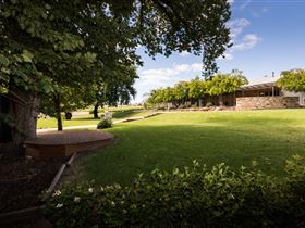 Howard Vineyard - Accommodation Whitsundays 2