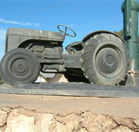 Ferguson Tractor Monument - Accommodation Whitsundays