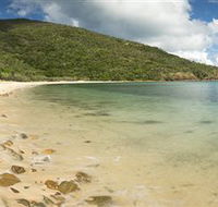 Connie Bay on Keswick Island - Accommodation Whitsundays