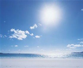 Hawks Nest Beach - Accommodation Whitsundays 0