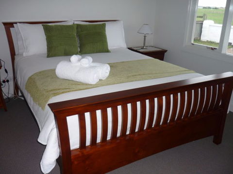 Calgary Accommodation & Killara Accommodation - Accommodation Whitsundays 0